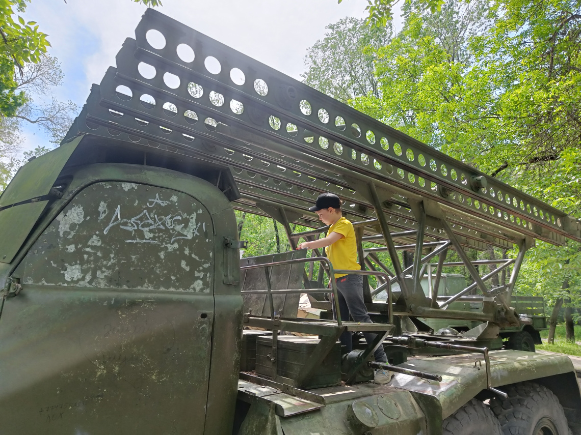 Экспозиция военной технике в Алматы