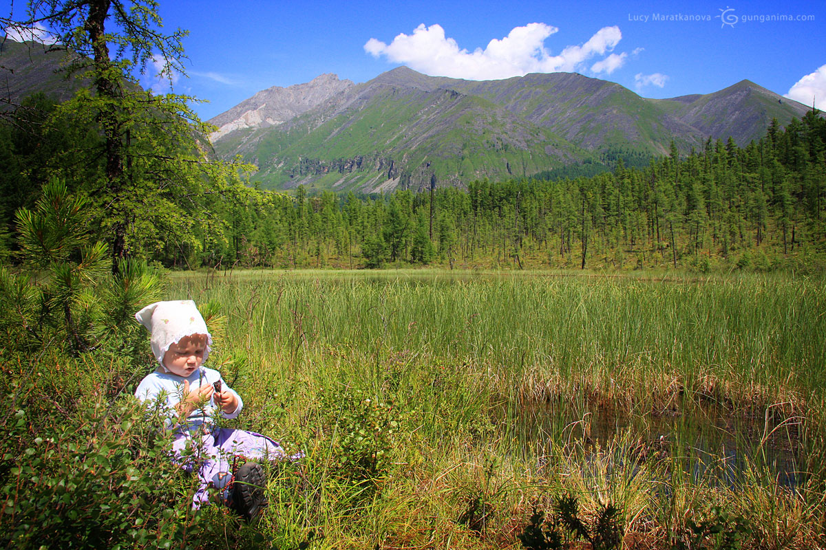 Шумак, уникальный высокогорный парк в Восточных Саянах, Россия (Амелии 1,3 года)