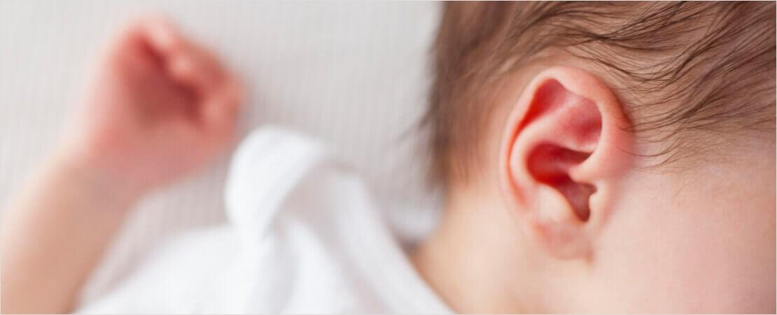 Боль в ушах у детей