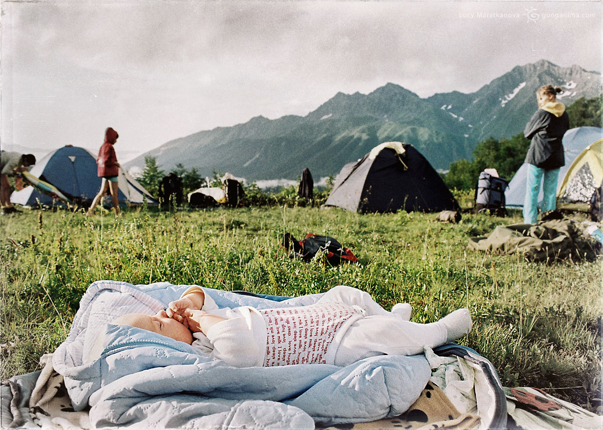 Палаточный лагерь на высоте 2000 м, Красная поляна, Кавказ (Амелии 2,5 месяца)