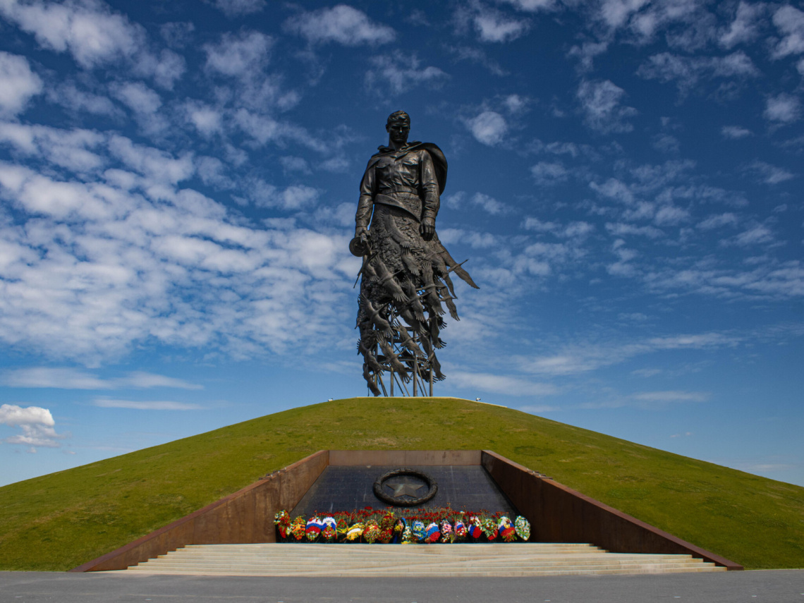 Нарисовать ржевский мемориал