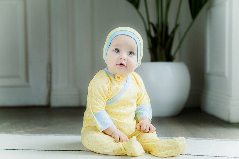 Швы наружу в одежде модно