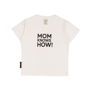 Футболка Мама знает как! молочная «MOM KNOWS HOW»