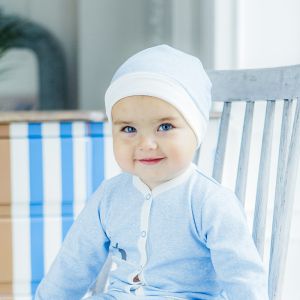 Шапочка Кролики голубая 